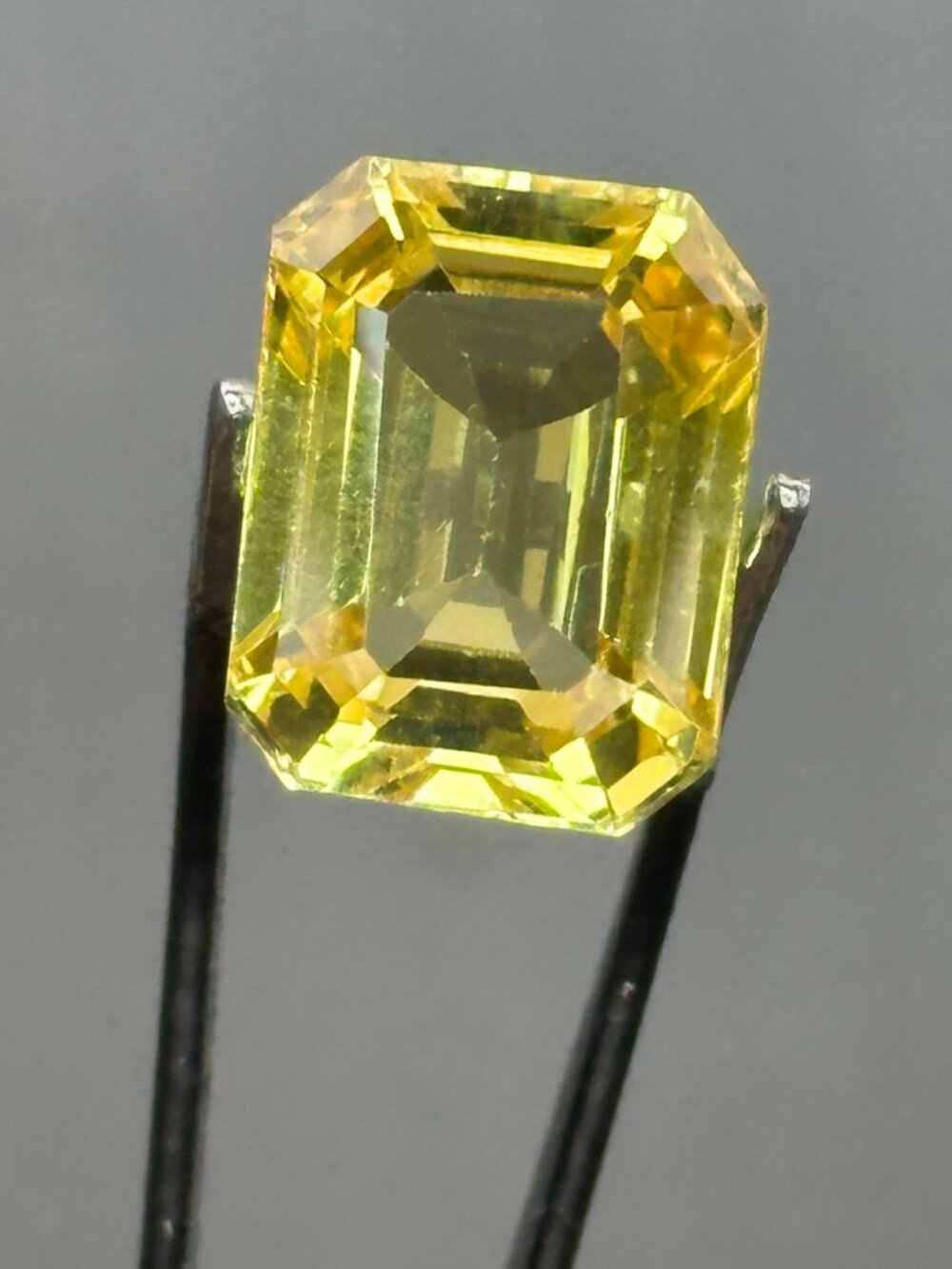HUGE Certified Canary Sapphire